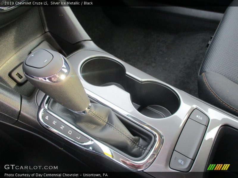 Silver Ice Metallic / Black 2019 Chevrolet Cruze LS