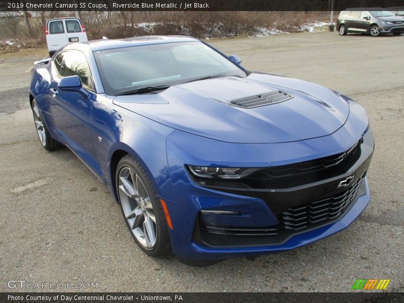 Front 3/4 View of 2019 Camaro SS Coupe