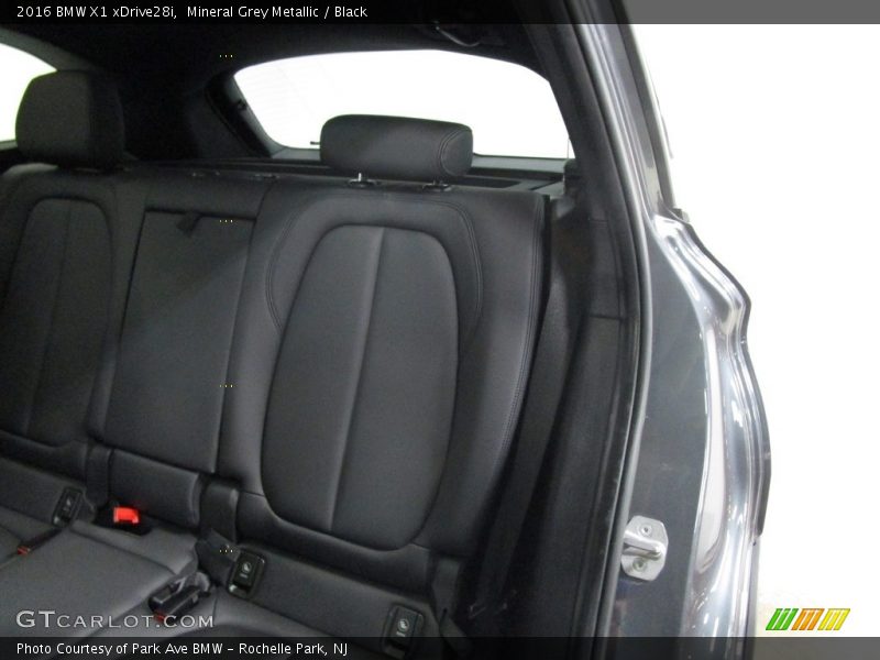 Mineral Grey Metallic / Black 2016 BMW X1 xDrive28i