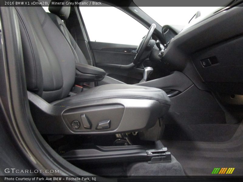 Mineral Grey Metallic / Black 2016 BMW X1 xDrive28i