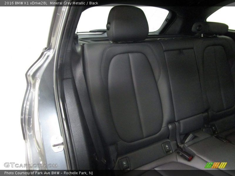Mineral Grey Metallic / Black 2016 BMW X1 xDrive28i