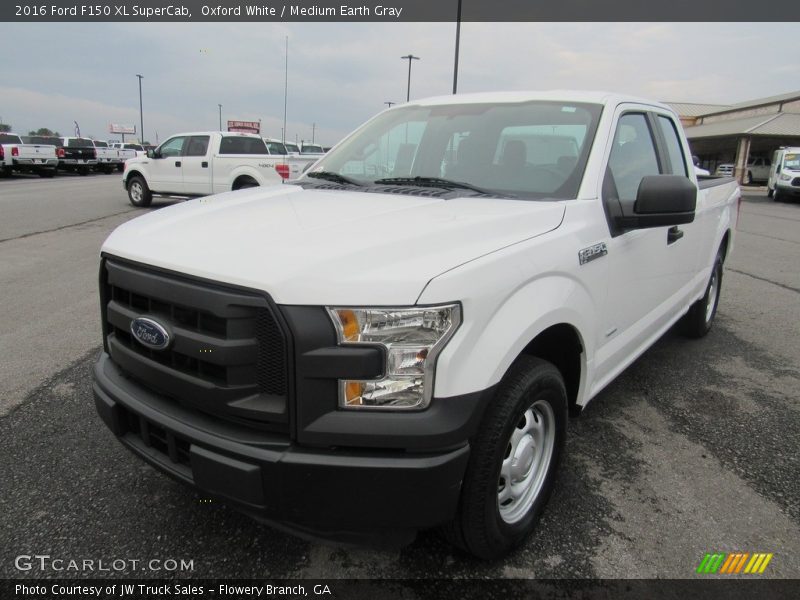 Oxford White / Medium Earth Gray 2016 Ford F150 XL SuperCab