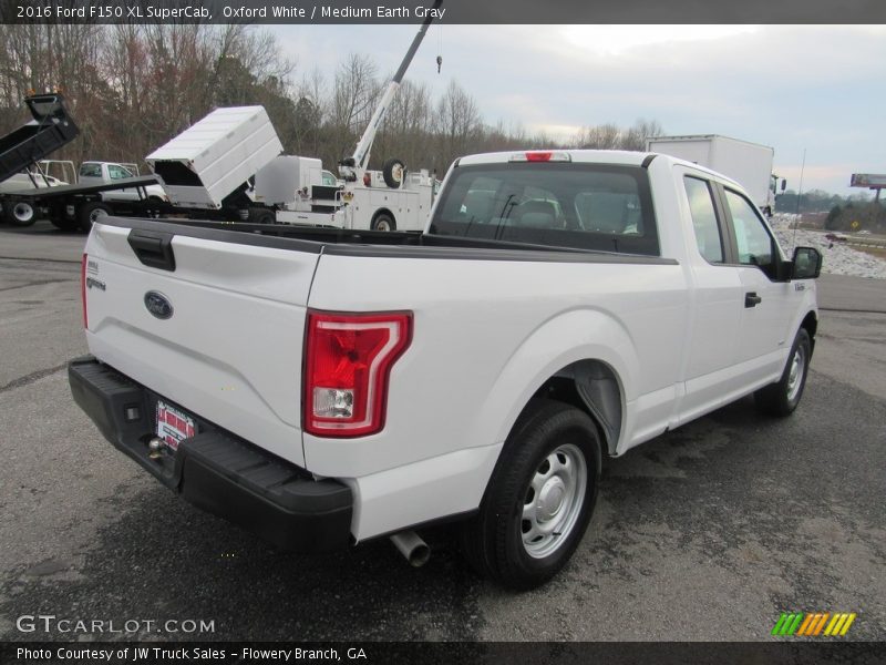 Oxford White / Medium Earth Gray 2016 Ford F150 XL SuperCab