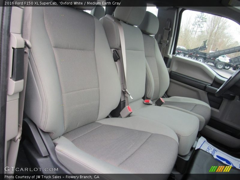 Oxford White / Medium Earth Gray 2016 Ford F150 XL SuperCab