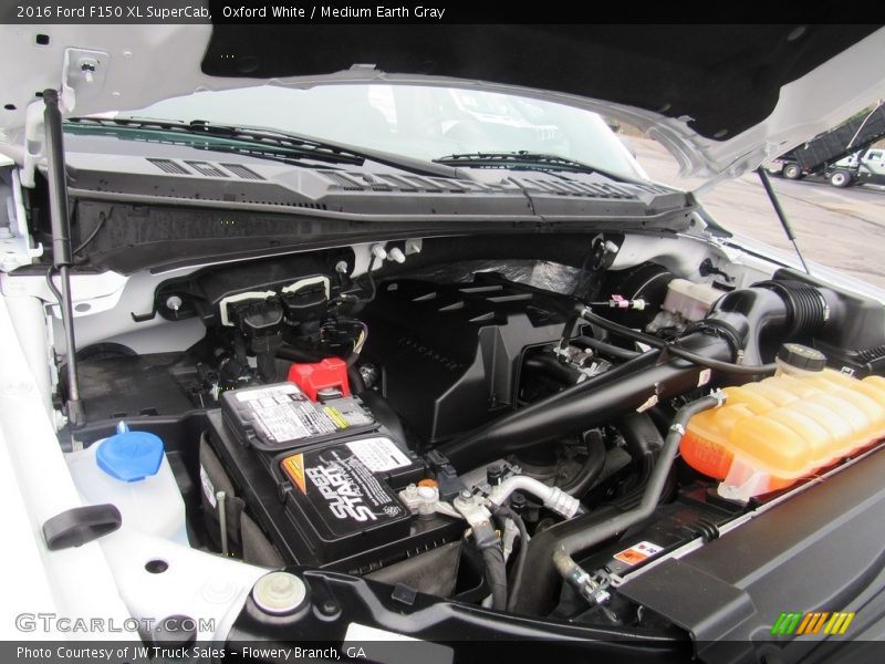 Oxford White / Medium Earth Gray 2016 Ford F150 XL SuperCab
