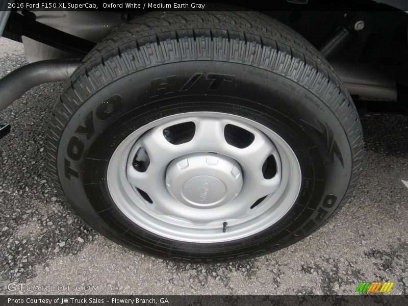 Oxford White / Medium Earth Gray 2016 Ford F150 XL SuperCab