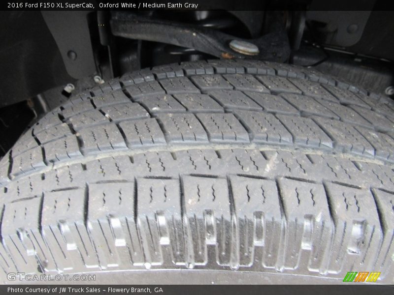 Oxford White / Medium Earth Gray 2016 Ford F150 XL SuperCab