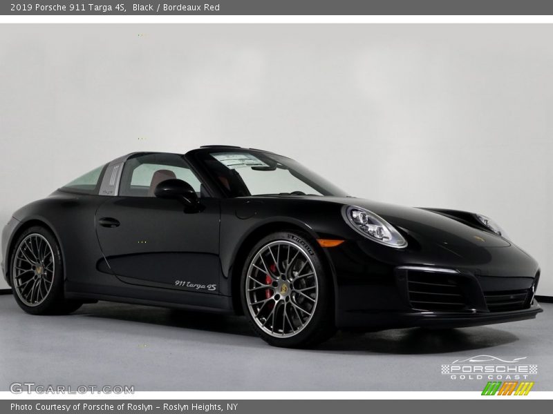 Front 3/4 View of 2019 911 Targa 4S