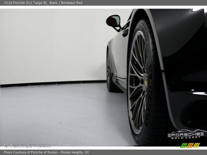 Black / Bordeaux Red 2019 Porsche 911 Targa 4S