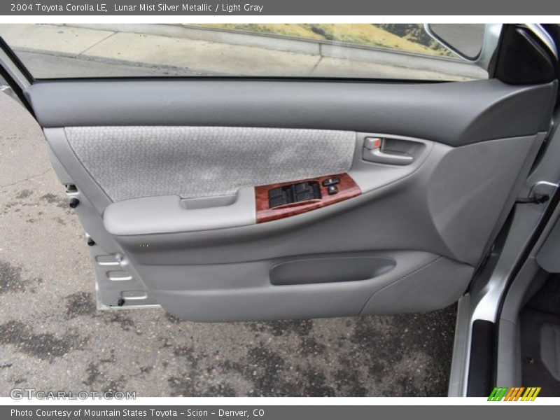 Lunar Mist Silver Metallic / Light Gray 2004 Toyota Corolla LE