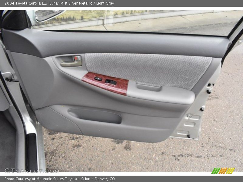 Lunar Mist Silver Metallic / Light Gray 2004 Toyota Corolla LE