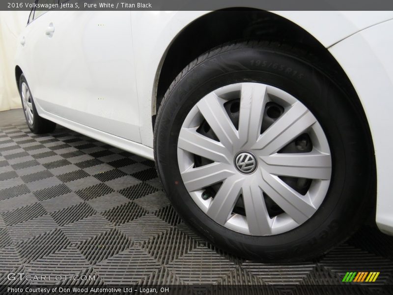 Pure White / Titan Black 2016 Volkswagen Jetta S
