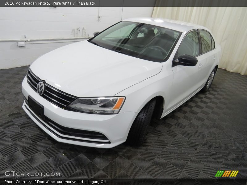 Pure White / Titan Black 2016 Volkswagen Jetta S