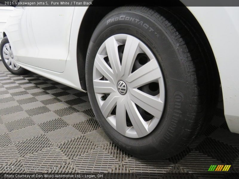 Pure White / Titan Black 2016 Volkswagen Jetta S