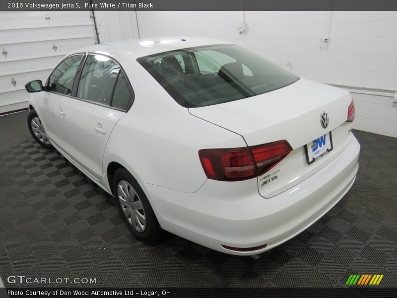 Pure White / Titan Black 2016 Volkswagen Jetta S