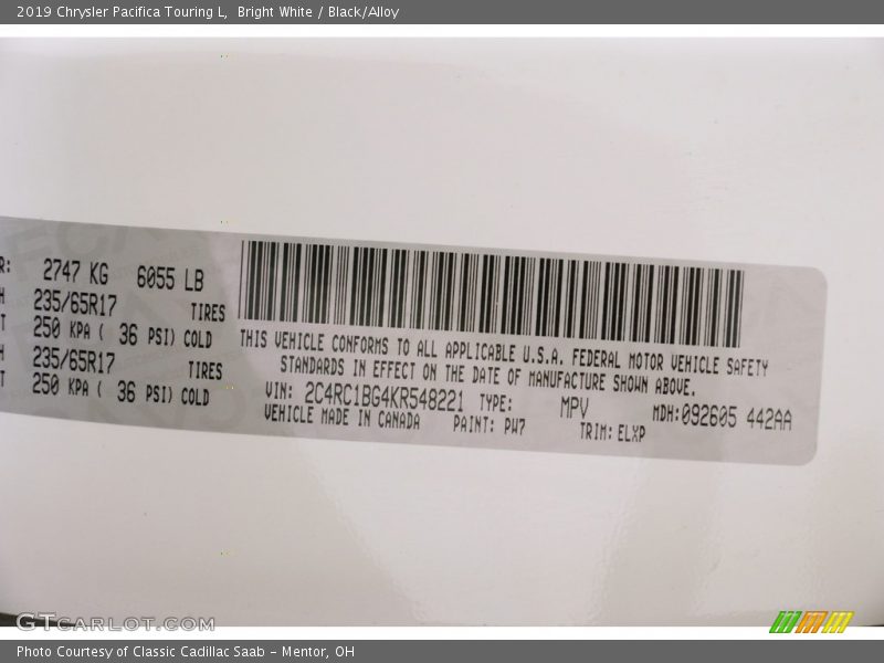 Bright White / Black/Alloy 2019 Chrysler Pacifica Touring L