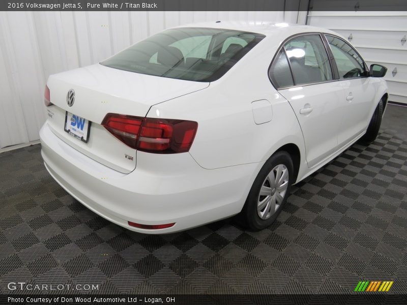 Pure White / Titan Black 2016 Volkswagen Jetta S