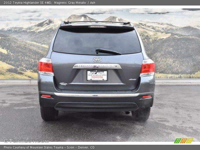 Magnetic Gray Metallic / Ash 2012 Toyota Highlander SE 4WD