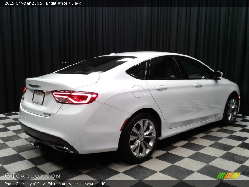 Bright White / Black 2015 Chrysler 200 S