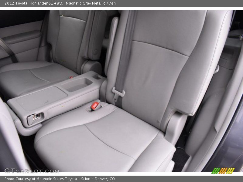 Magnetic Gray Metallic / Ash 2012 Toyota Highlander SE 4WD