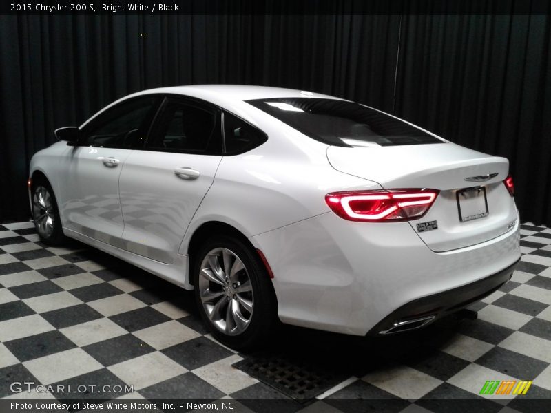 Bright White / Black 2015 Chrysler 200 S