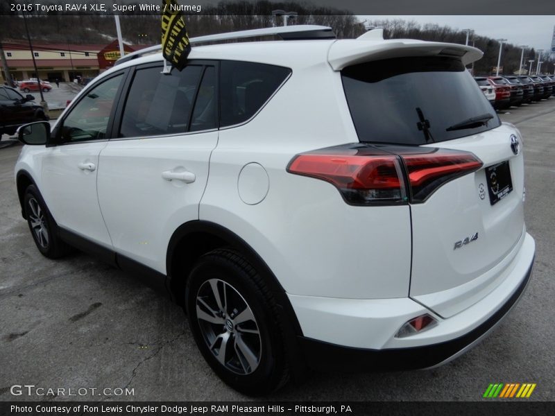 Super White / Nutmeg 2016 Toyota RAV4 XLE
