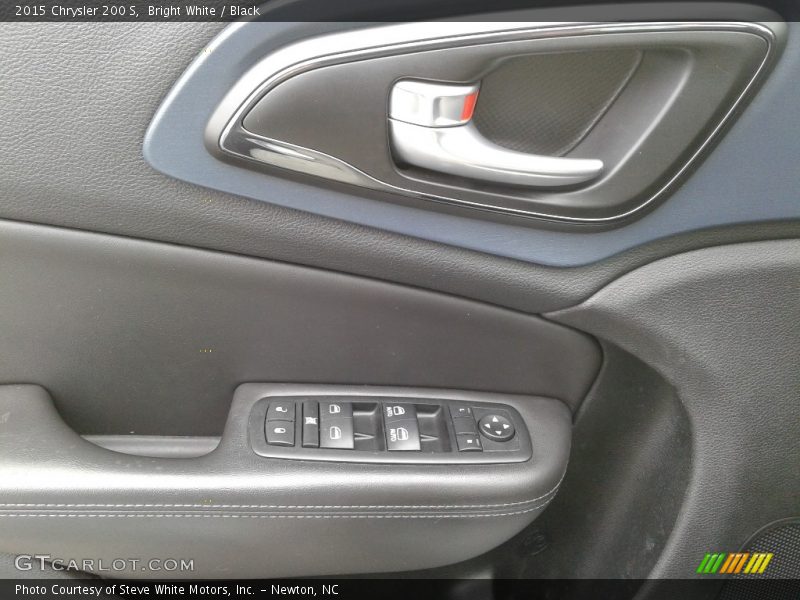 Bright White / Black 2015 Chrysler 200 S