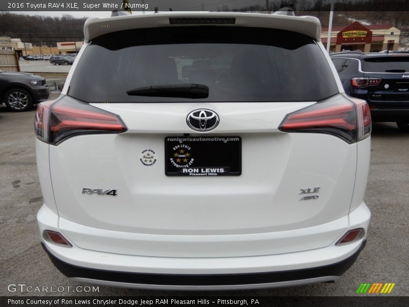 Super White / Nutmeg 2016 Toyota RAV4 XLE