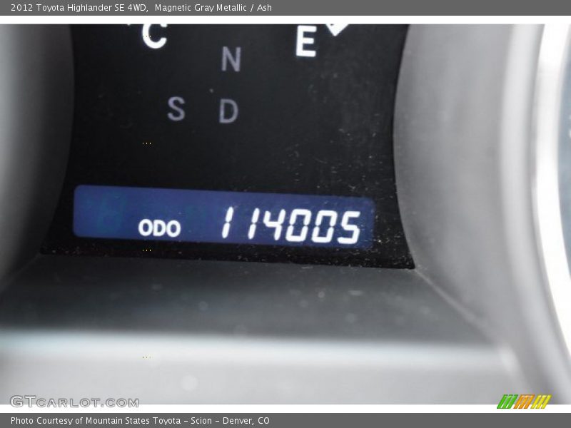 Magnetic Gray Metallic / Ash 2012 Toyota Highlander SE 4WD