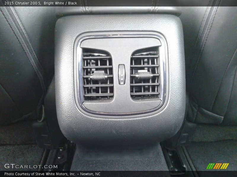 Bright White / Black 2015 Chrysler 200 S
