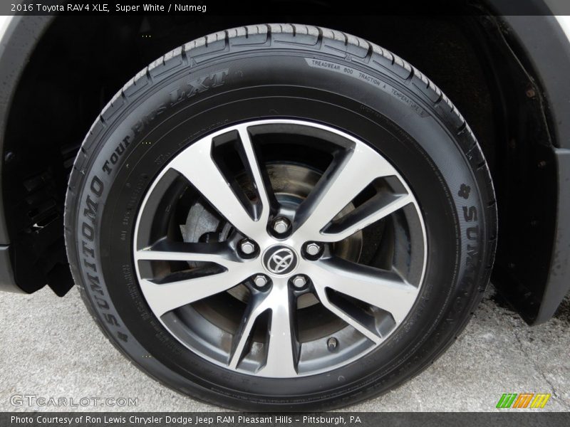 Super White / Nutmeg 2016 Toyota RAV4 XLE
