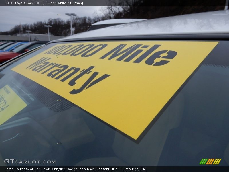 Super White / Nutmeg 2016 Toyota RAV4 XLE