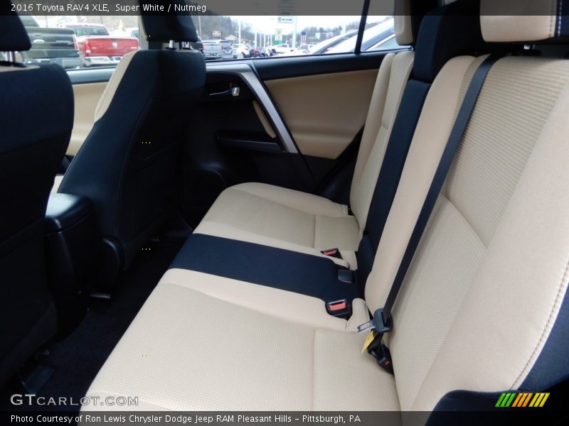 Super White / Nutmeg 2016 Toyota RAV4 XLE