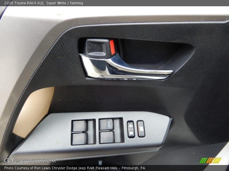 Super White / Nutmeg 2016 Toyota RAV4 XLE
