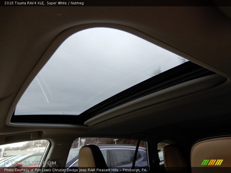 Super White / Nutmeg 2016 Toyota RAV4 XLE