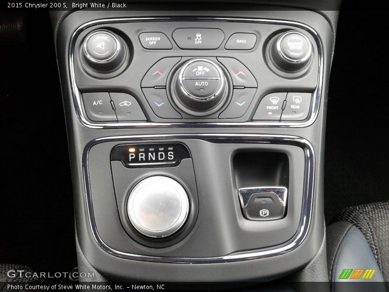 Bright White / Black 2015 Chrysler 200 S