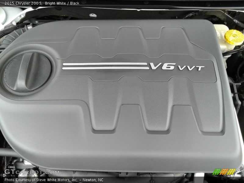 Bright White / Black 2015 Chrysler 200 S