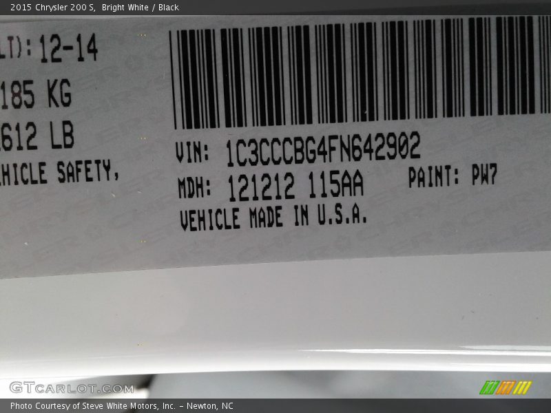 Bright White / Black 2015 Chrysler 200 S