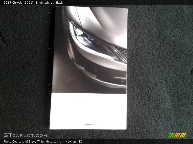 Bright White / Black 2015 Chrysler 200 S