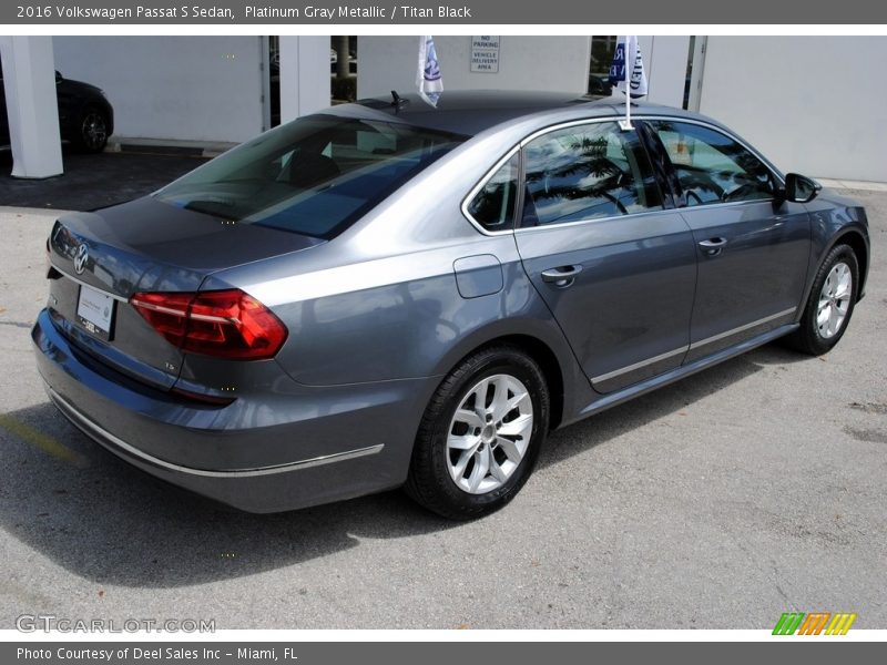 Platinum Gray Metallic / Titan Black 2016 Volkswagen Passat S Sedan