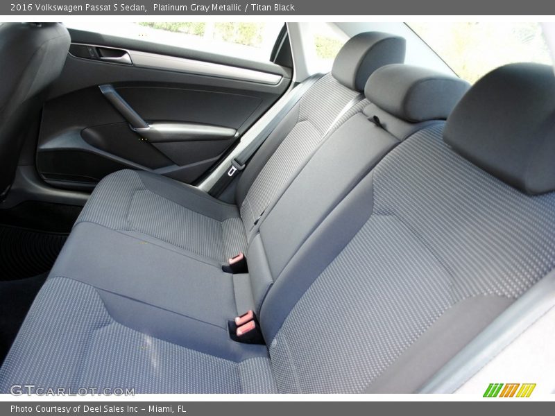 Platinum Gray Metallic / Titan Black 2016 Volkswagen Passat S Sedan