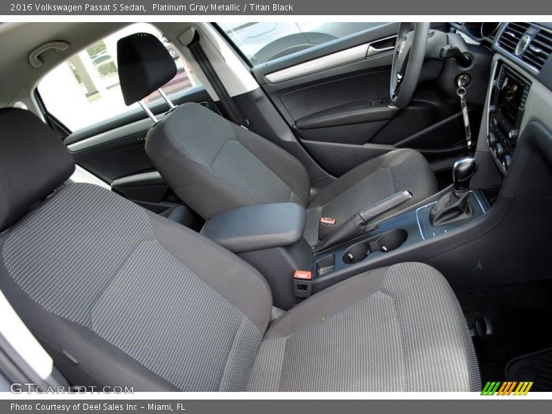 Platinum Gray Metallic / Titan Black 2016 Volkswagen Passat S Sedan
