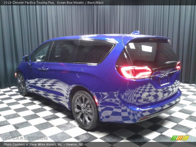 Ocean Blue Metallic / Black/Black 2019 Chrysler Pacifica Touring Plus