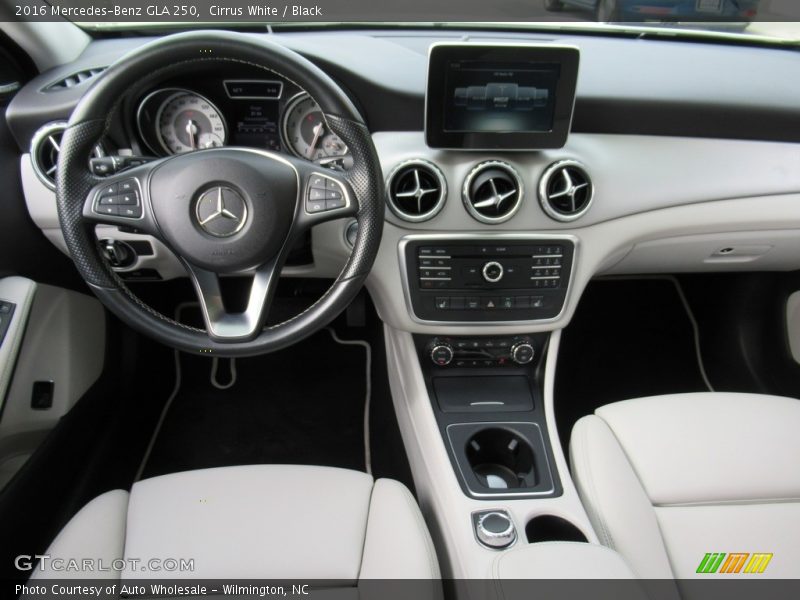 Cirrus White / Black 2016 Mercedes-Benz GLA 250