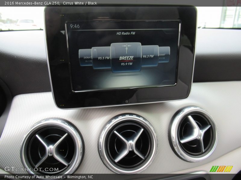Cirrus White / Black 2016 Mercedes-Benz GLA 250