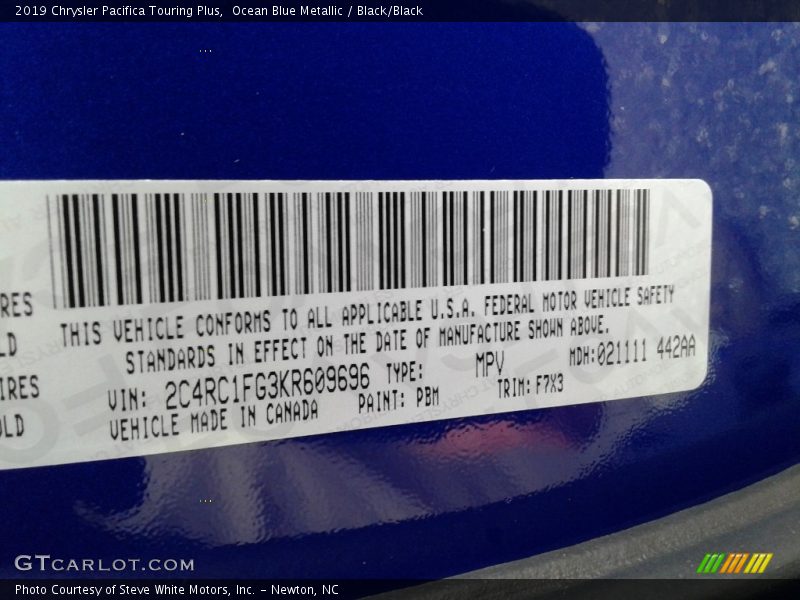 Ocean Blue Metallic / Black/Black 2019 Chrysler Pacifica Touring Plus