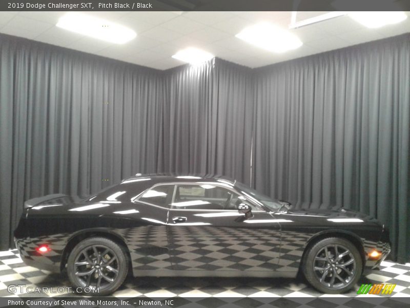 Pitch Black / Black 2019 Dodge Challenger SXT