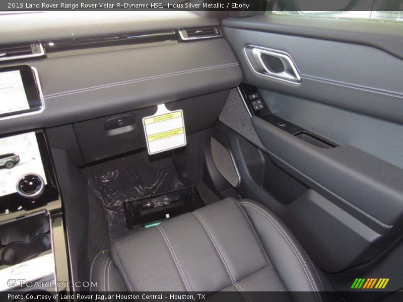 Indus Silver Metallic / Ebony 2019 Land Rover Range Rover Velar R-Dynamic HSE