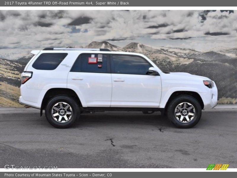 Super White / Black 2017 Toyota 4Runner TRD Off-Road Premium 4x4