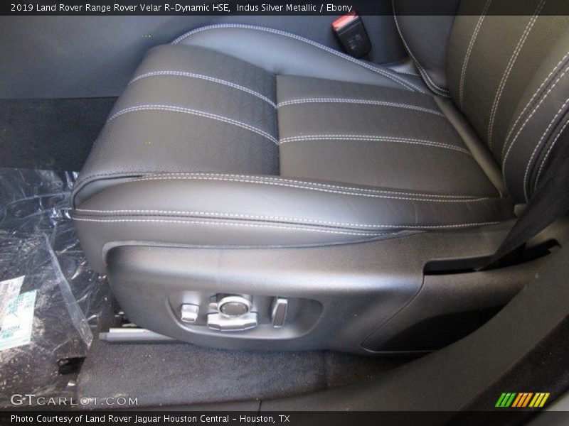 Indus Silver Metallic / Ebony 2019 Land Rover Range Rover Velar R-Dynamic HSE